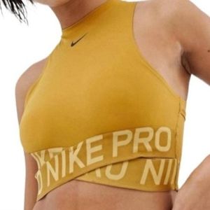 Nwot nike pro intertwist crop top